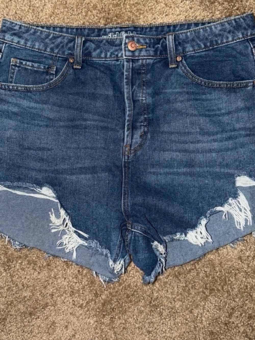 Wild fable distressed denim shorts size 14